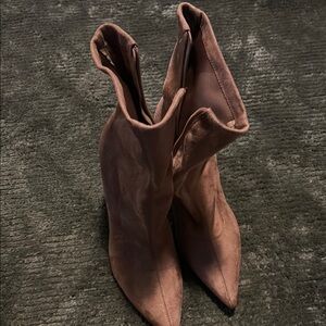 Elegant Brown Women's Boots